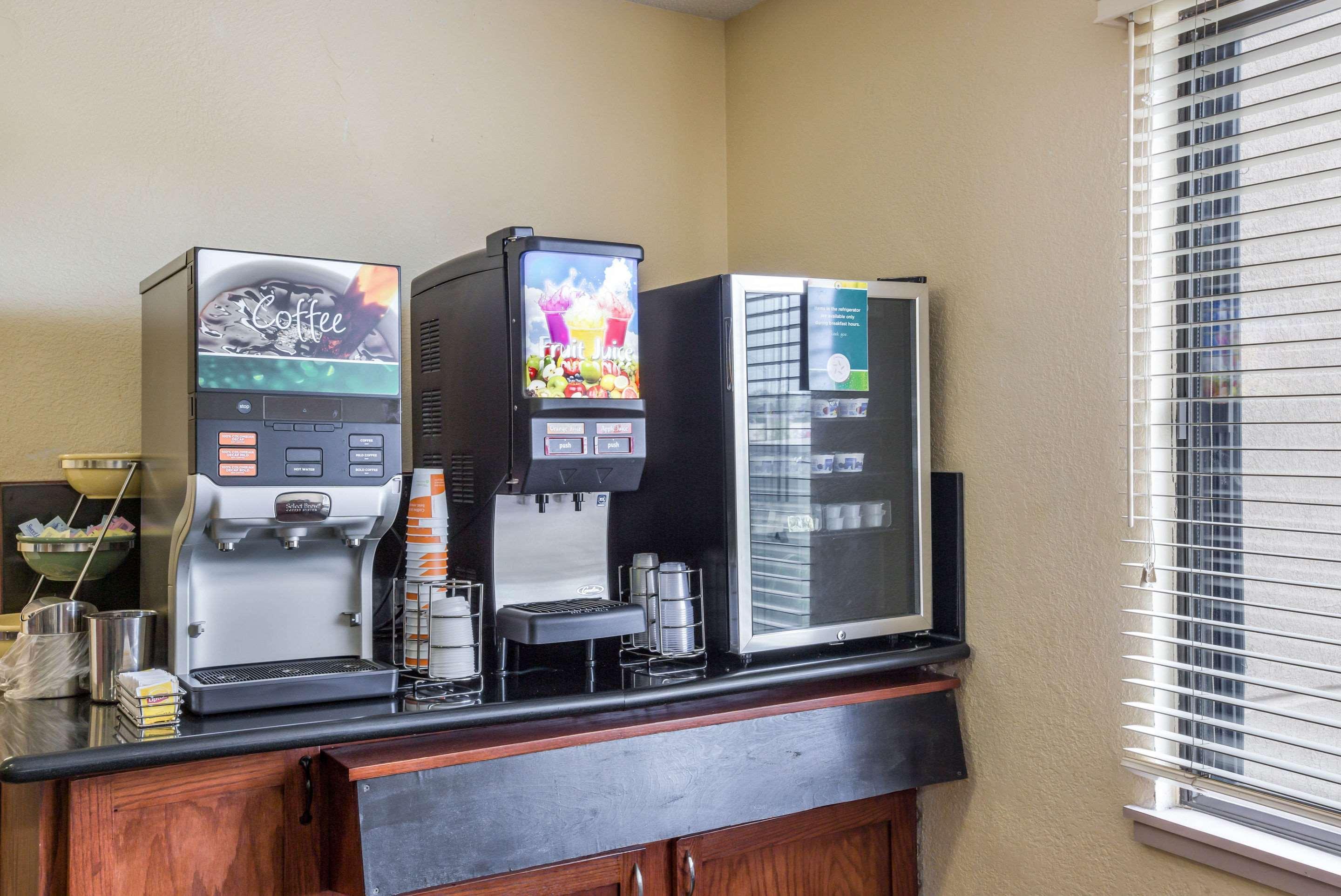Quality Inn & Suites Lawrence - University Area Eksteriør bilde