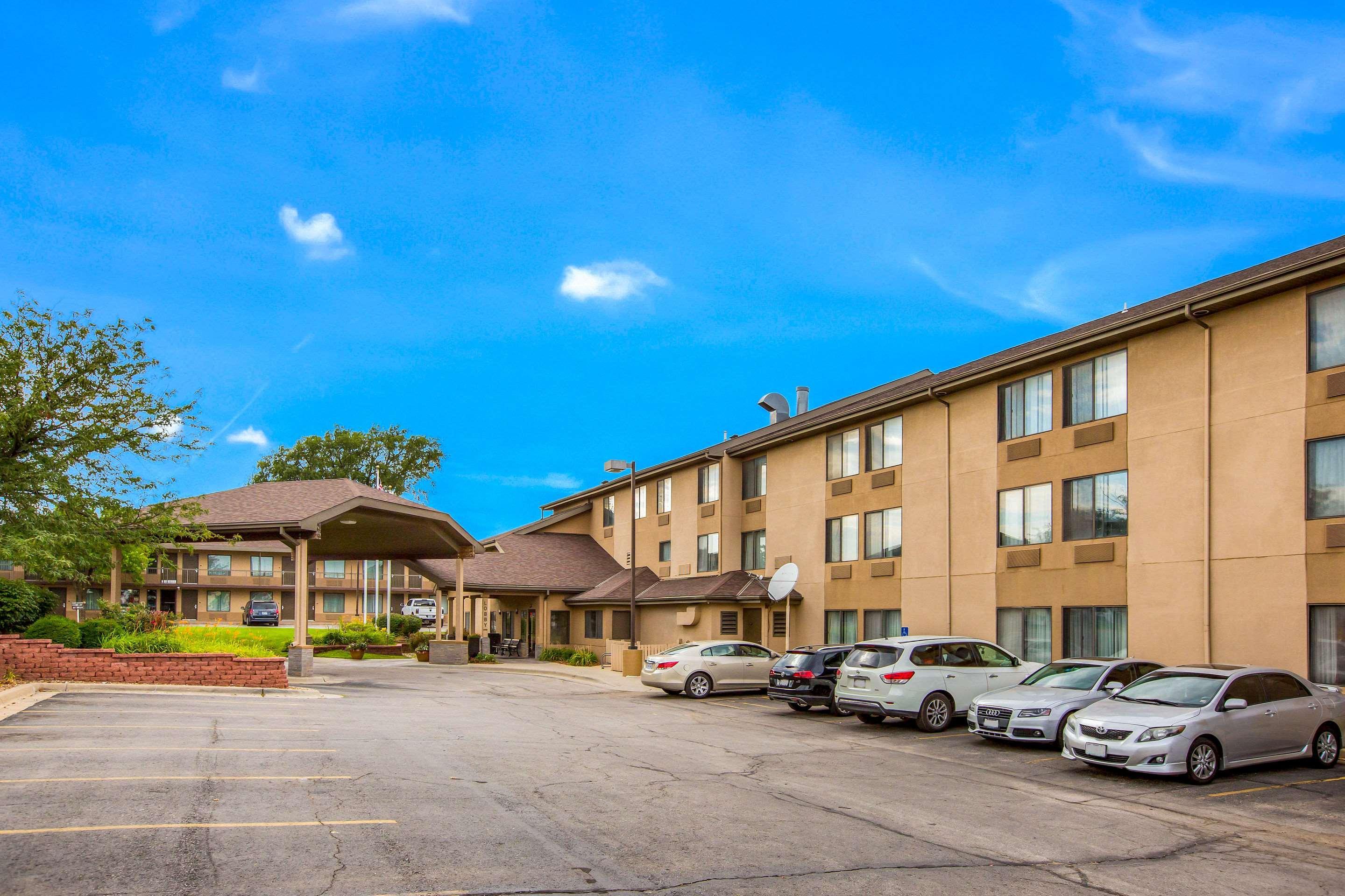 Quality Inn & Suites Lawrence - University Area Eksteriør bilde